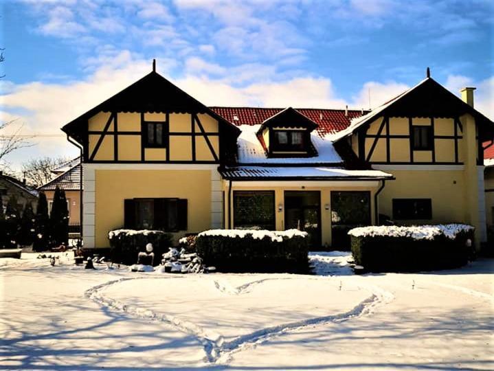 Penzion Pod Orechom Turčianske Teplice المظهر الخارجي الصورة